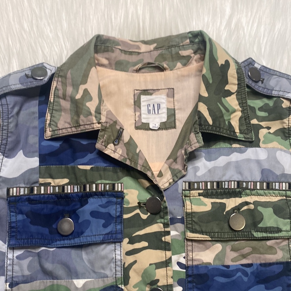 Gap Patchwork Camo Jacket, Size Small - image 8